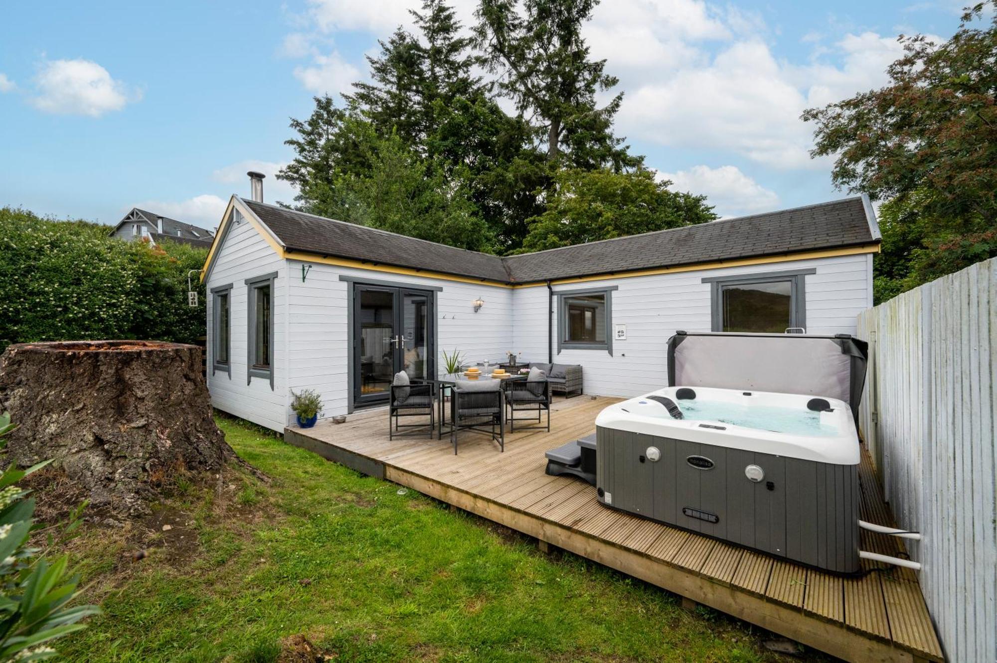 Kinnaird Woodland Lodges Pitlochry Exterior photo