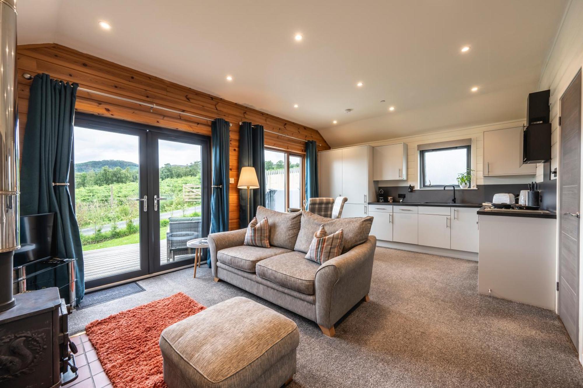 Kinnaird Woodland Lodges Pitlochry Exterior photo