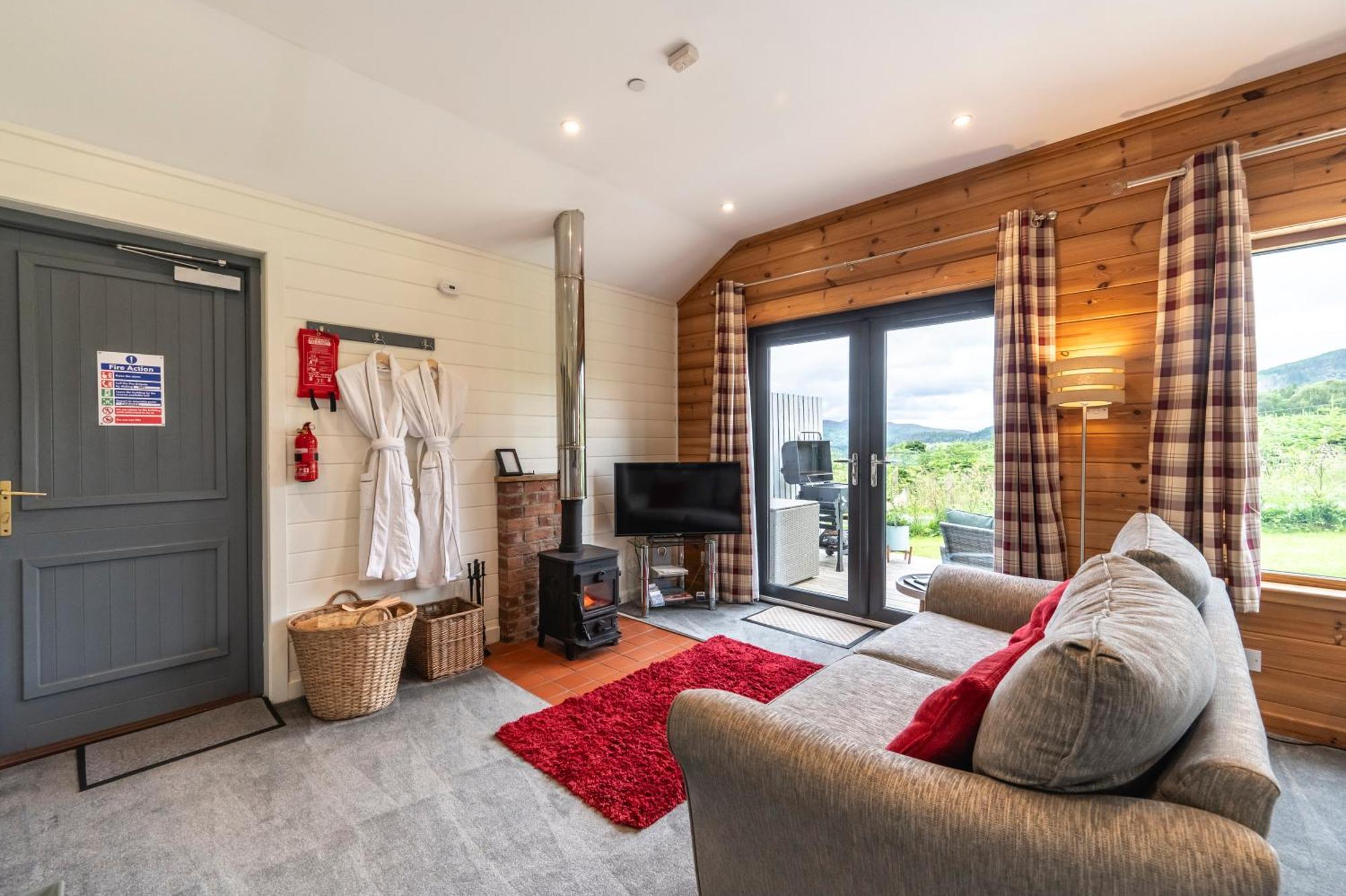 Kinnaird Woodland Lodges Pitlochry Exterior photo